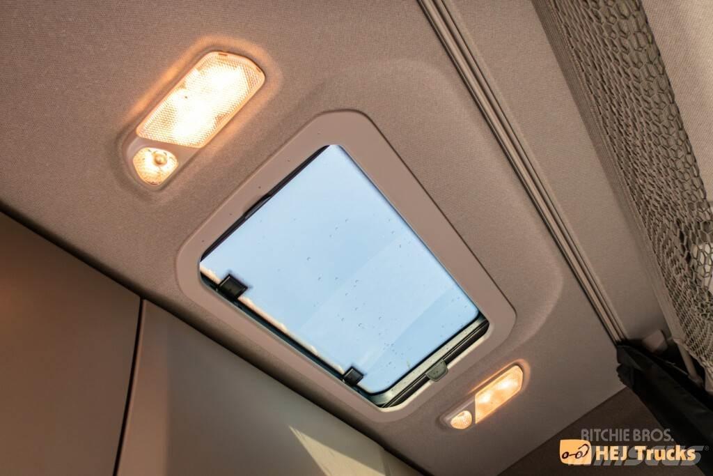 Scania R660 A6x2NB Tegljači