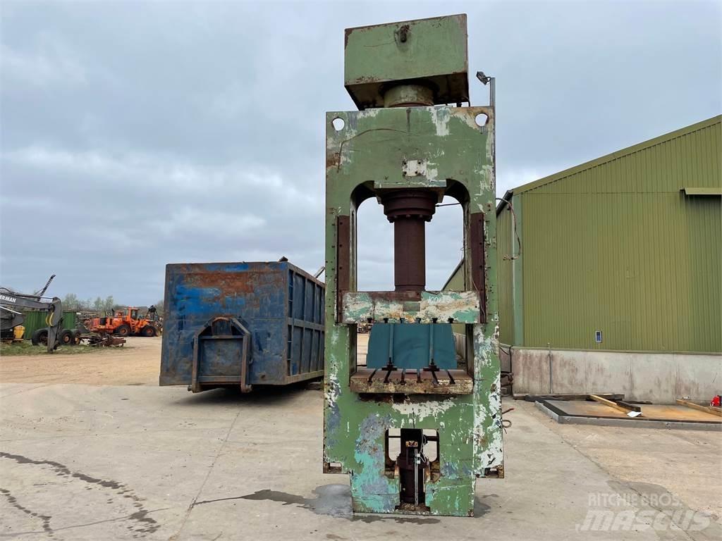  300 ton hydr. presser Ostale komponente za građevinarstvo