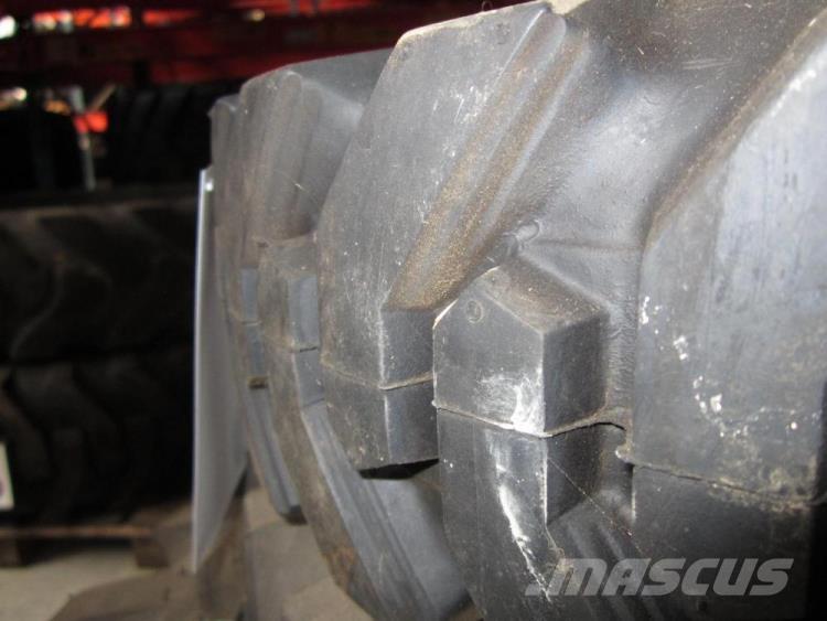  5X70-12 Solideal dæk - 2 stk. Gume, točkovi i felne