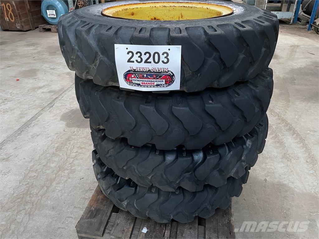  8.25-20 dæk på fælg - 4 stk. Gume, točkovi i felne