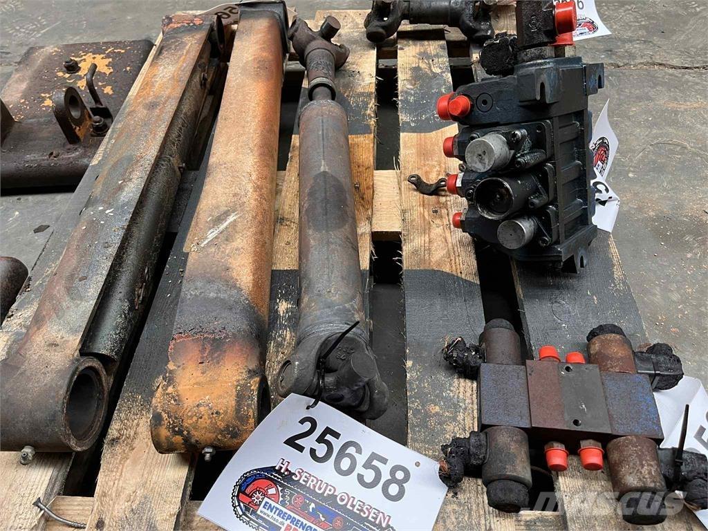 CASE 695SR kardan Ostale komponente za građevinarstvo
