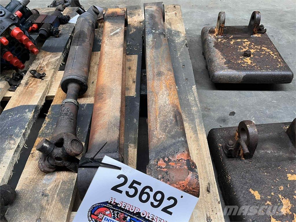 CASE 695SR Link Arm Ostale komponente za građevinarstvo