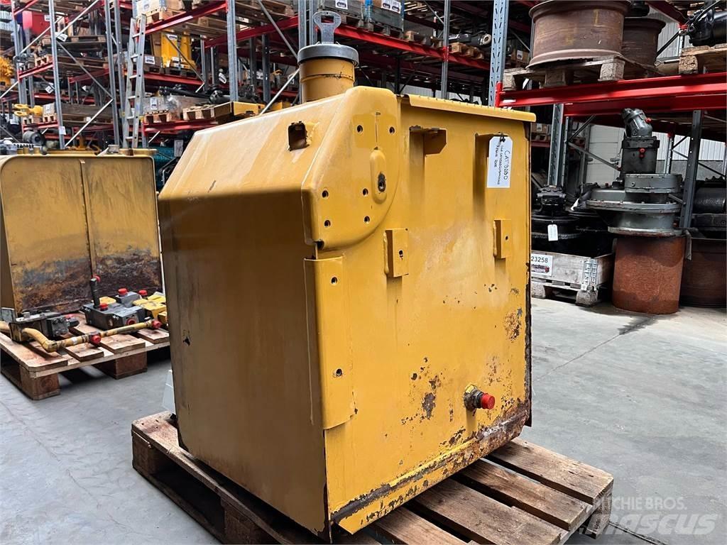 CAT 323D brændstoftank Ostale komponente za građevinarstvo