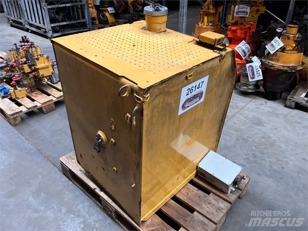 CAT 323D brændstoftank Ostale komponente za građevinarstvo