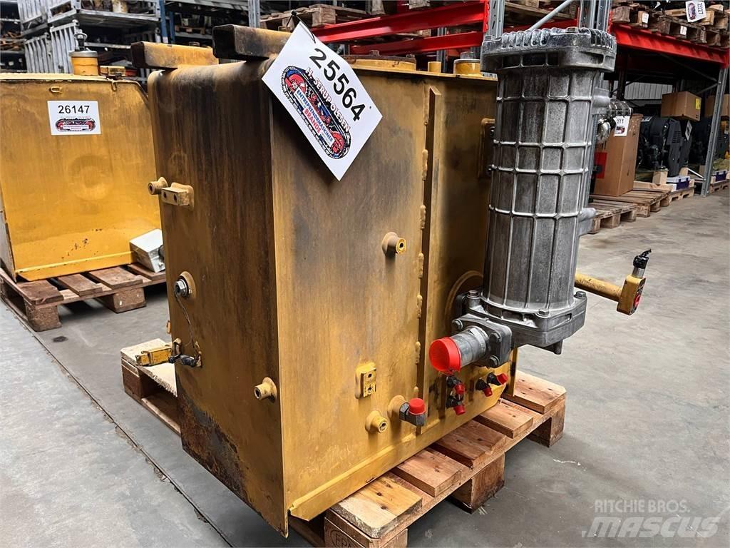 CAT 323D hydrauliktank Hidraulika