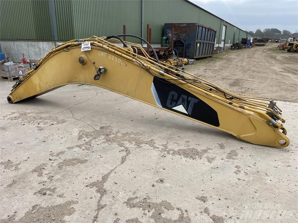 CAT 323D monobom Ostale komponente za građevinarstvo