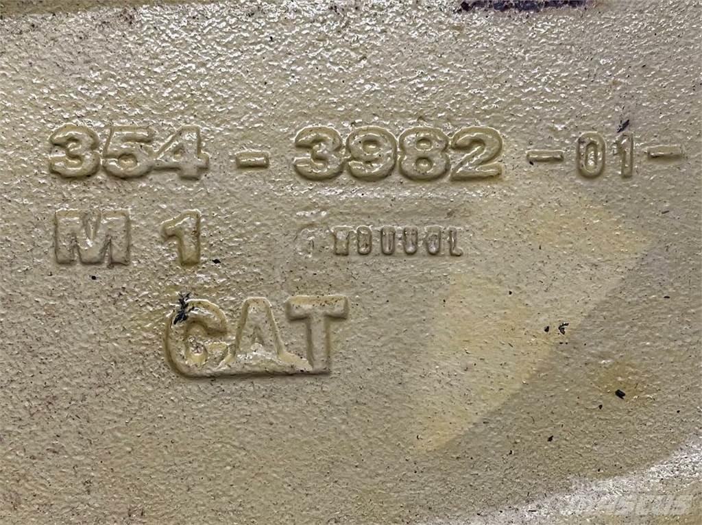 CAT 908M Link Arm 354-3982 Ostale komponente za građevinarstvo