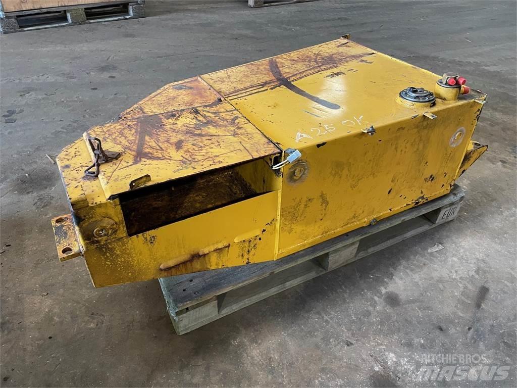  Dieseltank ex. Volvo A25 Ostale komponente za građevinarstvo