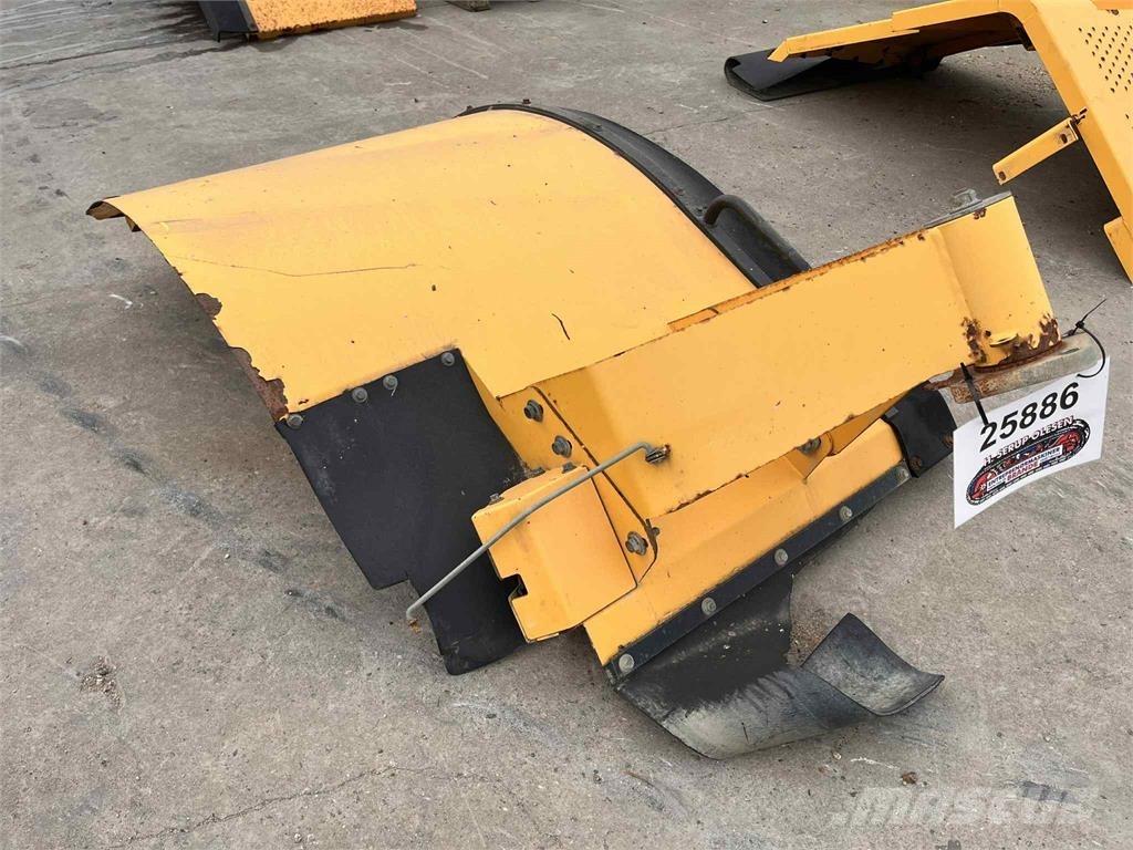 Volvo L220E højre bagskærm Ostale komponente za građevinarstvo