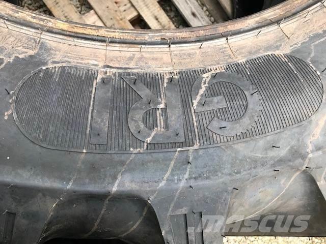  Rear Tyres Gume, točkovi i felne