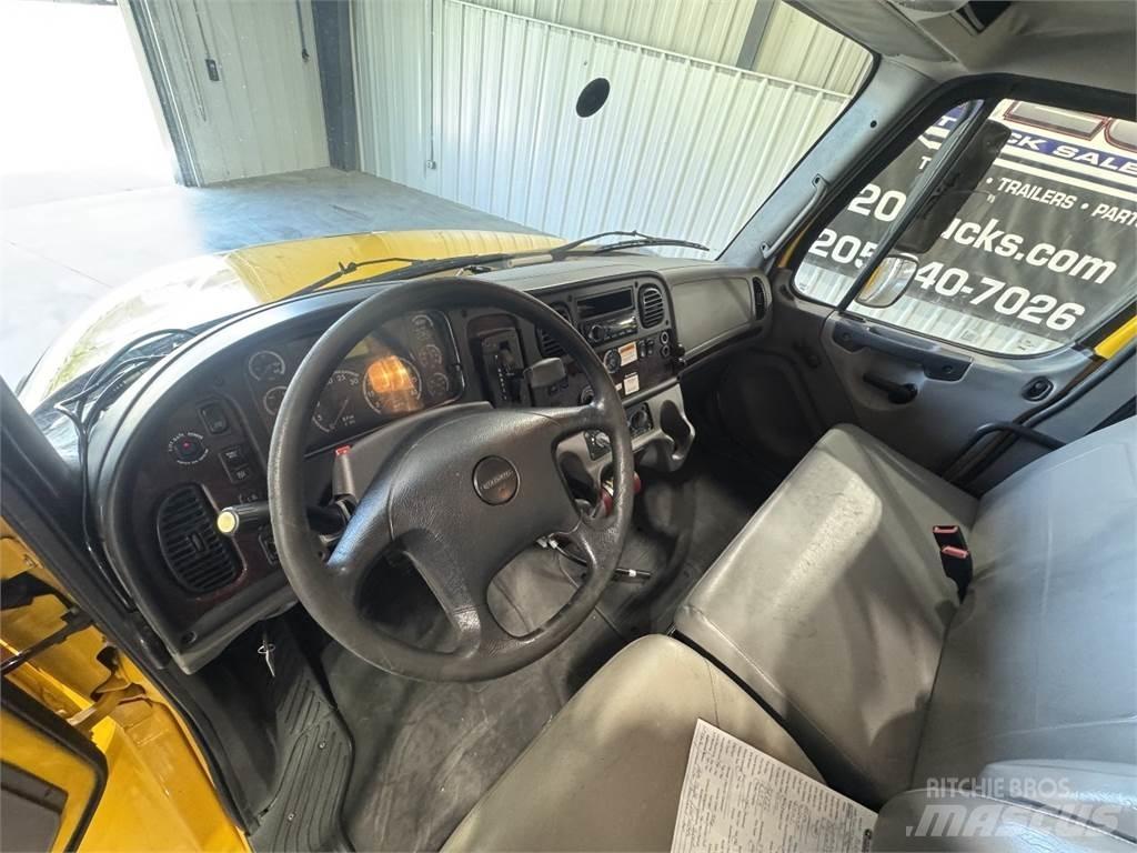 Freightliner M2 106 Sanduk kamioni