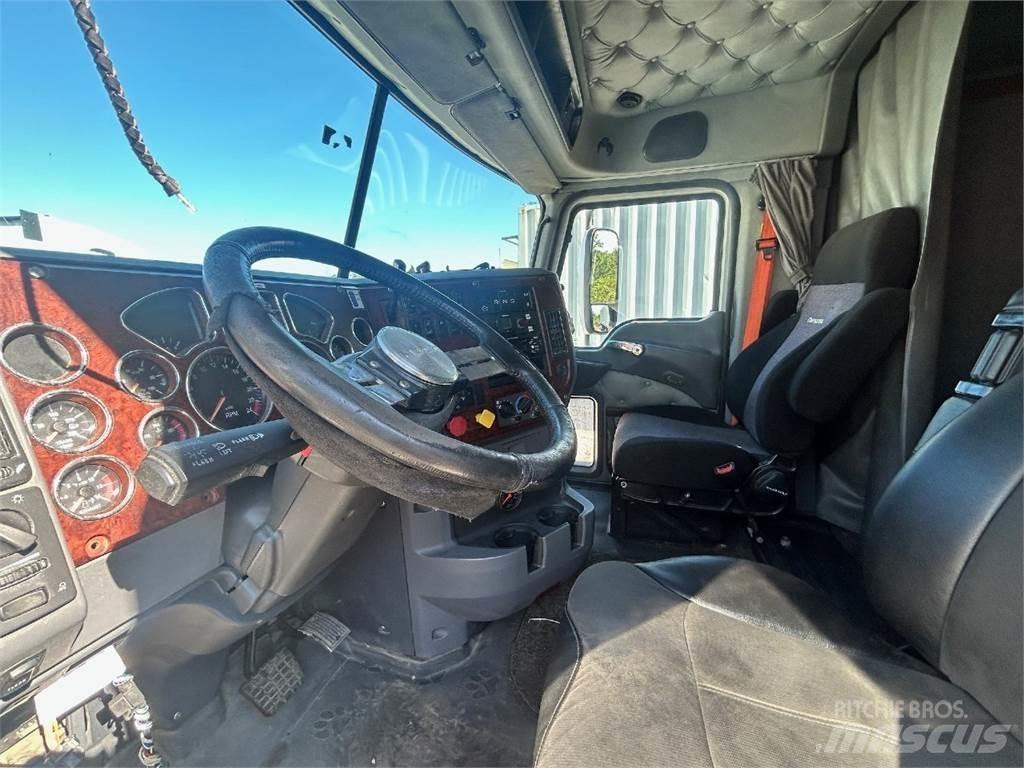 Mack CXU613 Tegljači