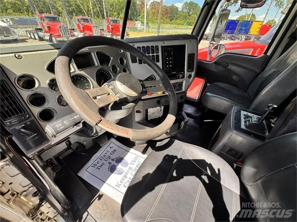 Mack GU713 Kiperi kamioni