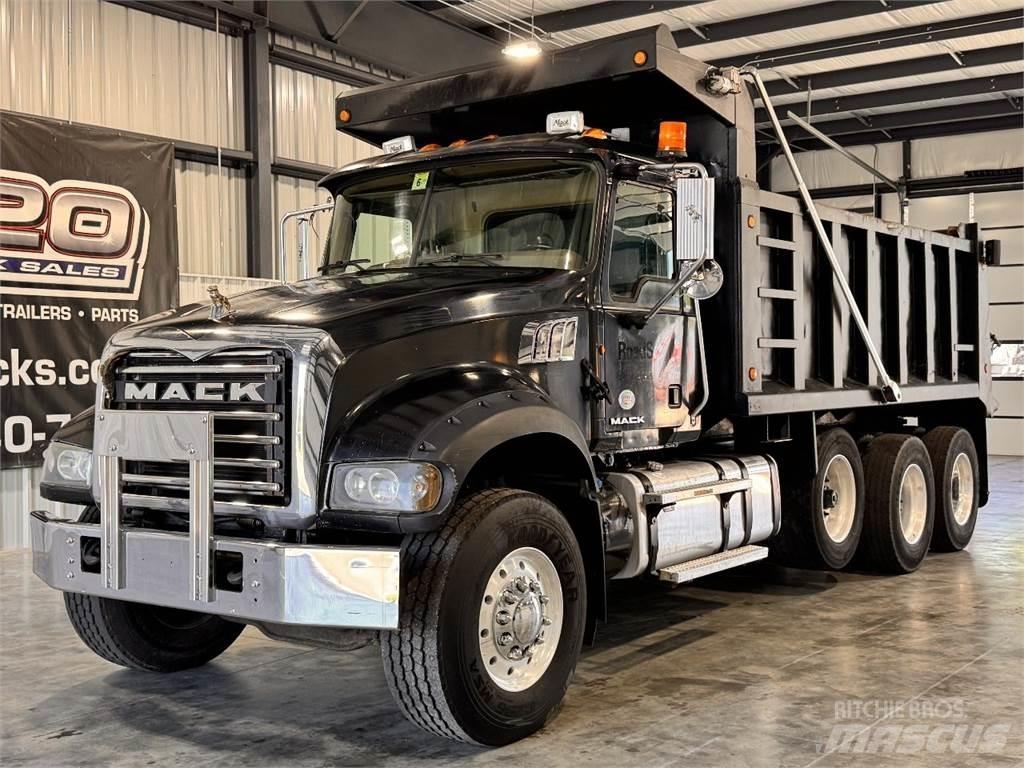 Mack GU713 Kiperi kamioni