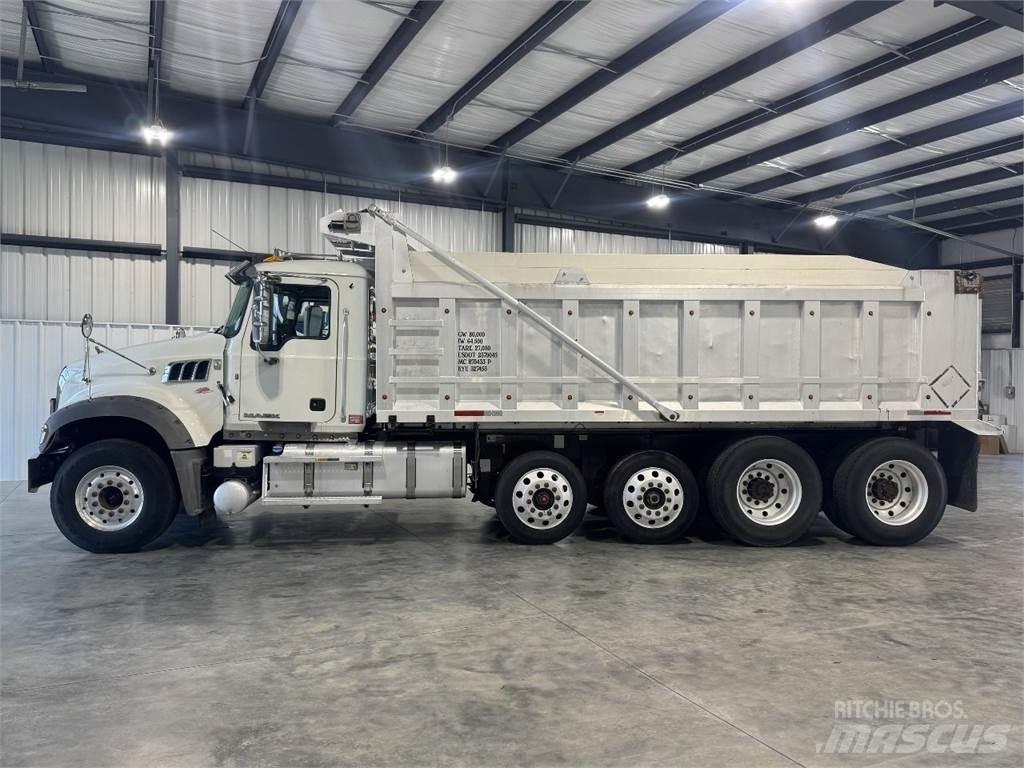 Mack GU713 Kiperi kamioni
