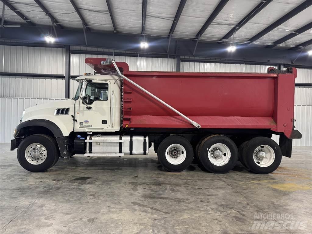 Mack GU713 Kiperi kamioni