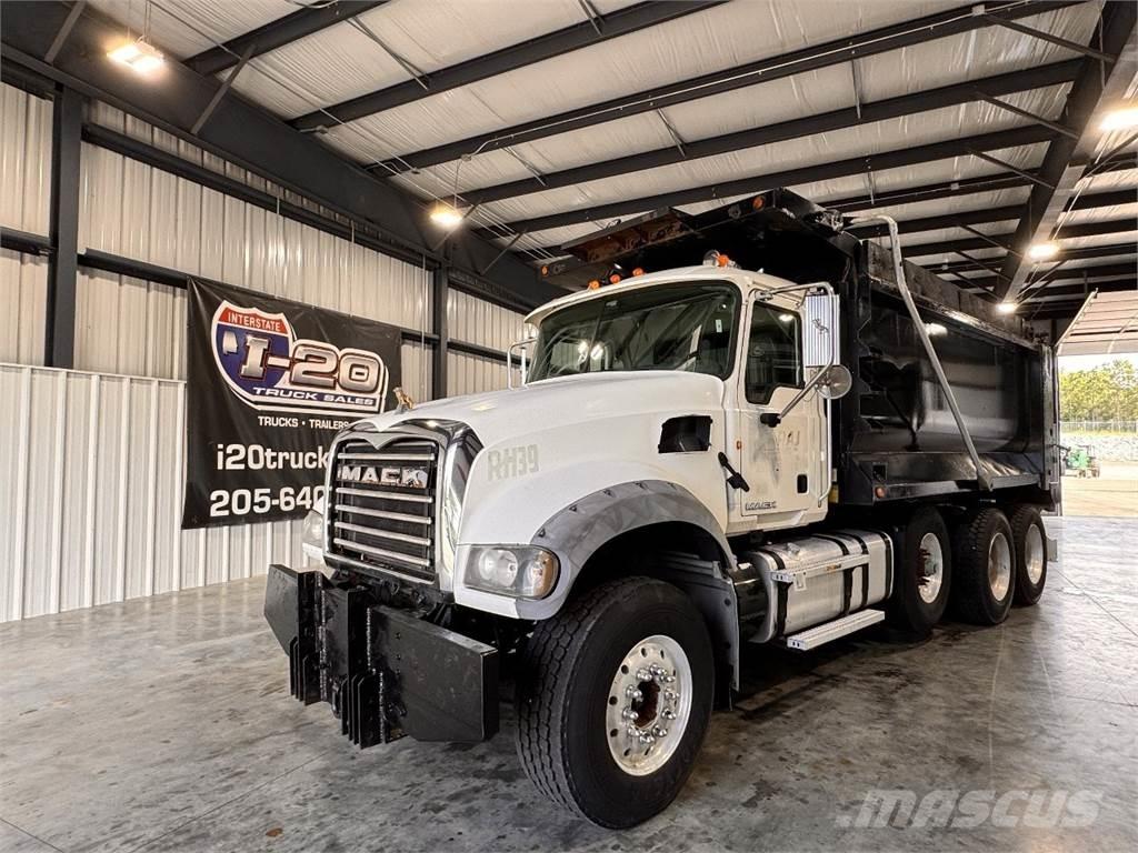 Mack GU713 Kiperi kamioni