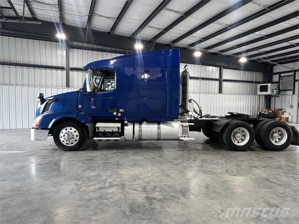 Volvo VNL630 Tegljači