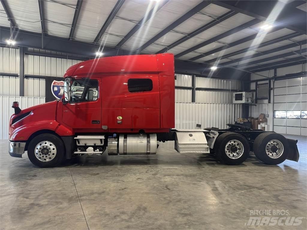 Volvo VNL64T740 Tegljači