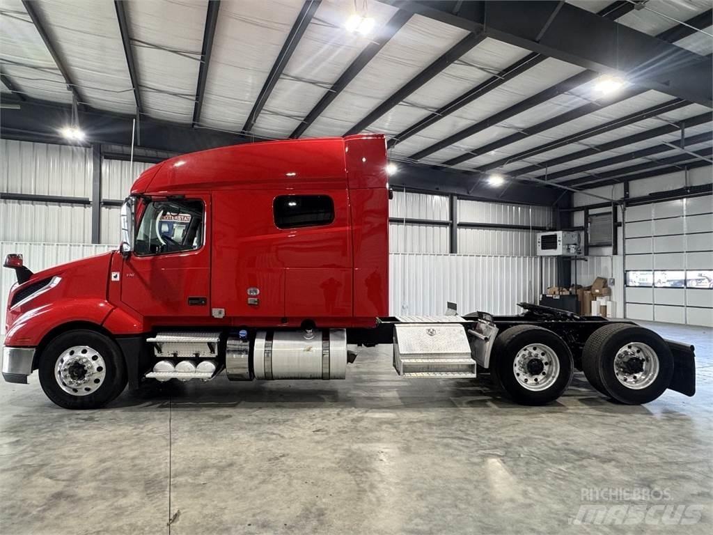 Volvo VNL64T740 Tegljači