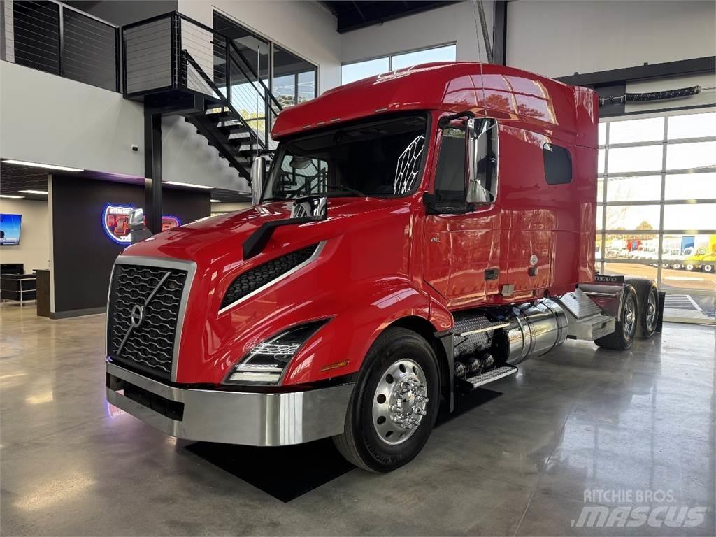 Volvo VNL64T740 Tegljači