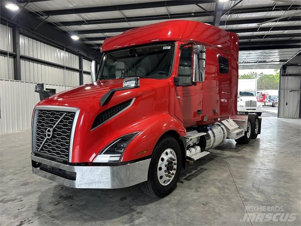Volvo VNL64T740 Tegljači