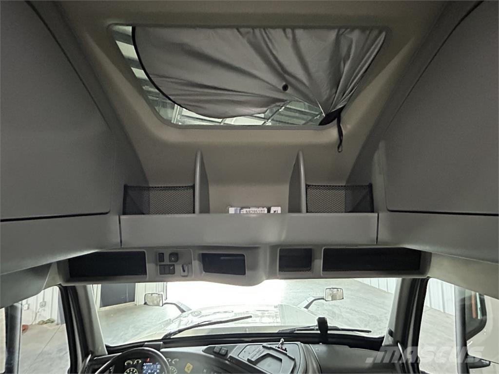 Volvo VNL860 Tegljači