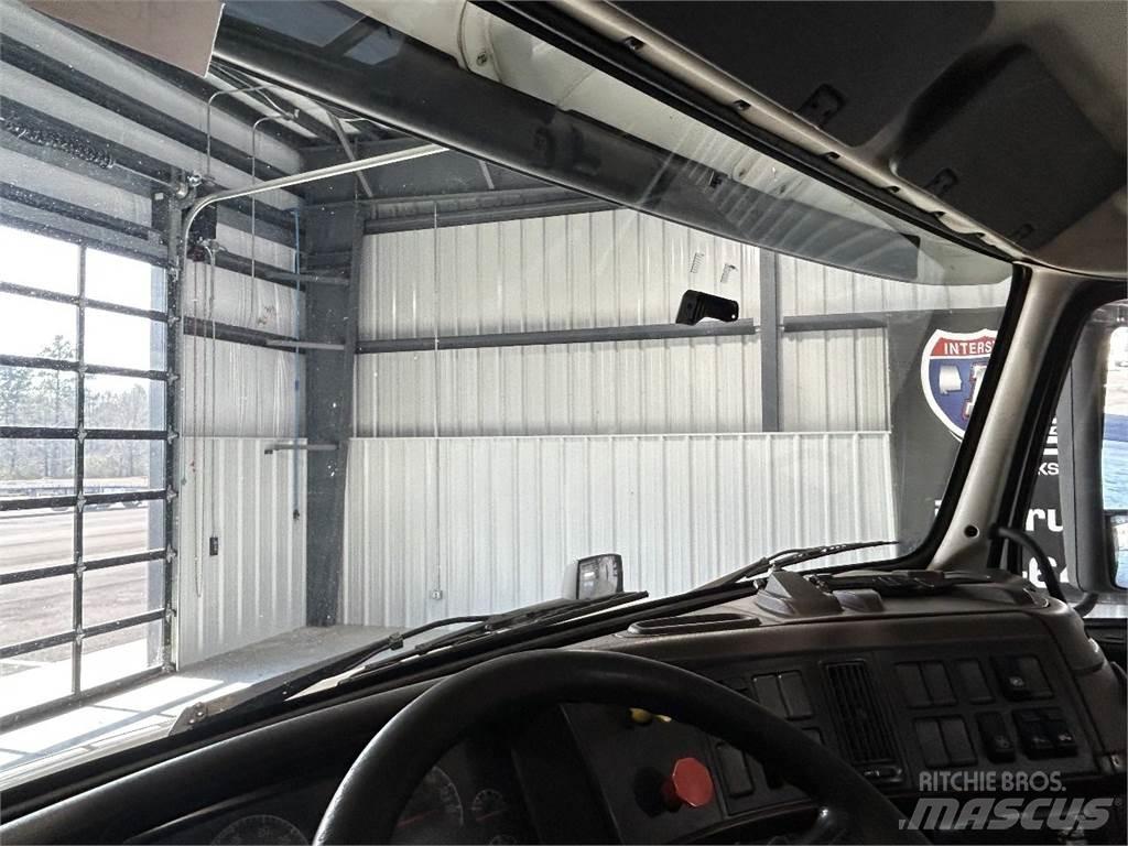 Volvo VNM Tegljači