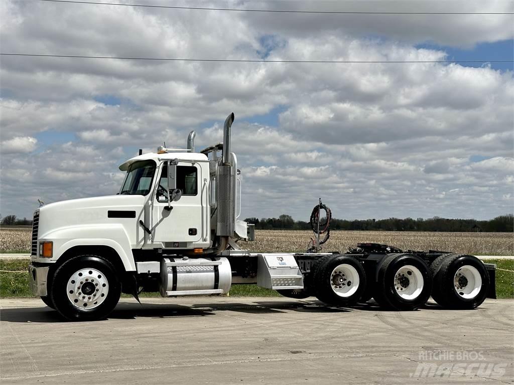 Mack CH613 Tegljači