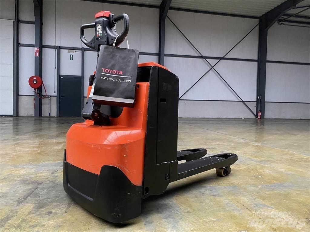 Toyota LWE200 Ručni paletar