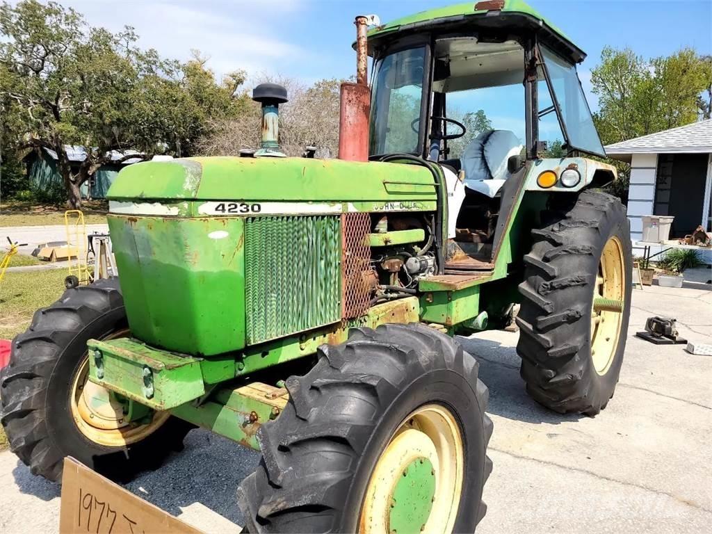 John Deere 4230 Traktori