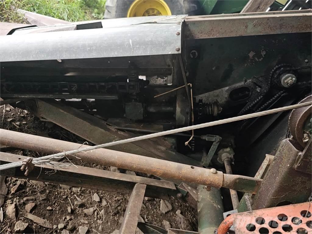 New Idea 327 Ostale komponente za građevinarstvo