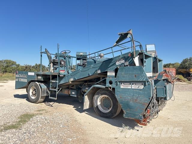  Bearcat Posipači soli i peska