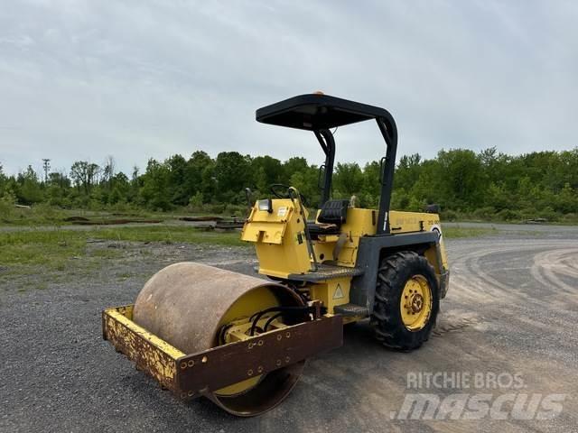 Bomag BW142D Valjci sa jednim bubnjem
