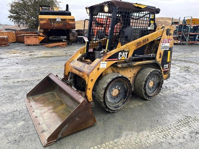 CAT 226 Skid steer mini utovarivači