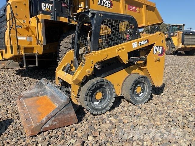 CAT 226D3 Skid steer mini utovarivači