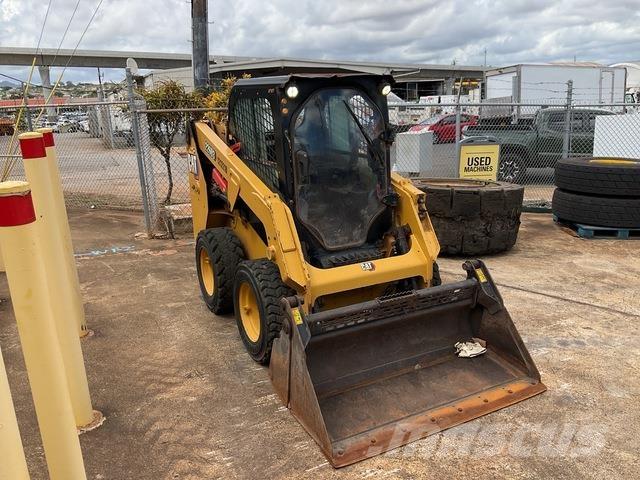 CAT 226D3 Skid steer mini utovarivači