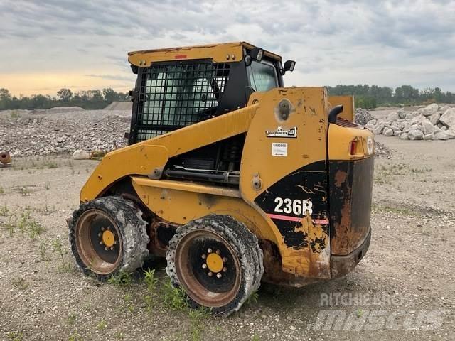 CAT 236B Skid steer mini utovarivači