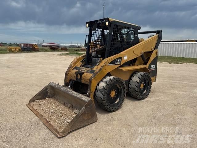 CAT 252B Skid steer mini utovarivači