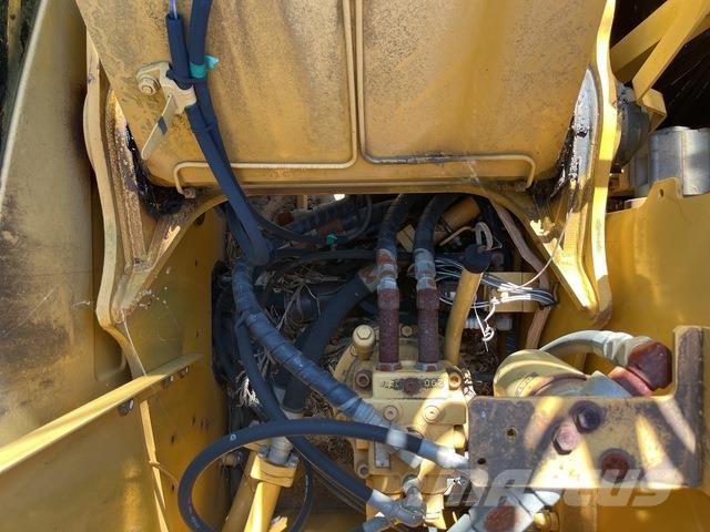 CAT 311C Bageri guseničari