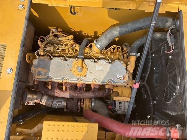 CAT 323GC Bageri guseničari
