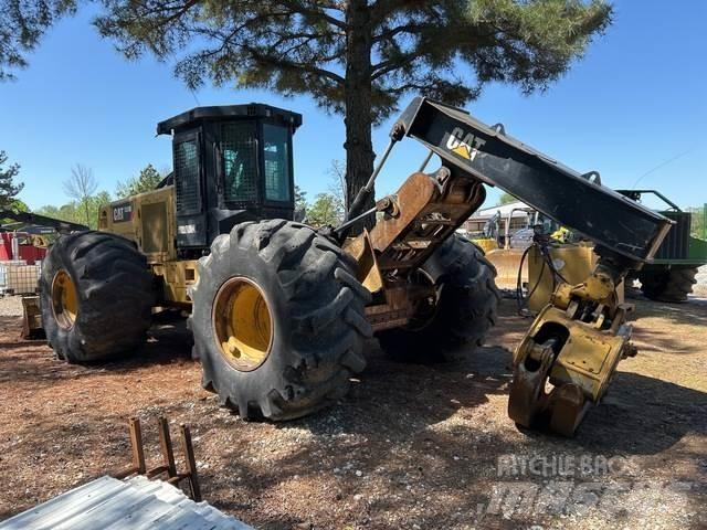 CAT 535D Skideri