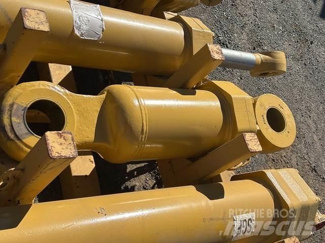 CAT 657E Ostale kargo komponente