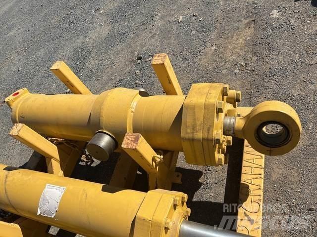 CAT 657E Ostale kargo komponente