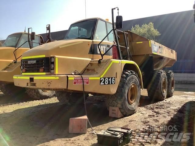 CAT 740 Zglobni damperi