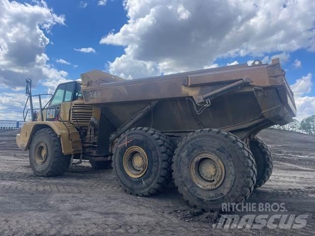 CAT 740 Zglobni damperi