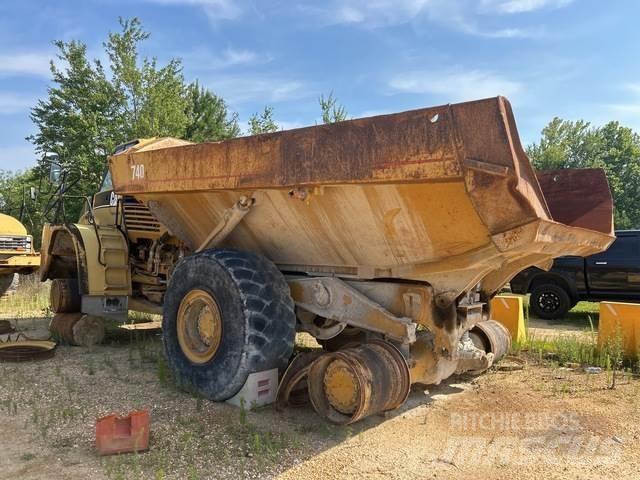CAT 740 Zglobni damperi