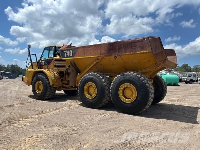 CAT 740 Zglobni damperi