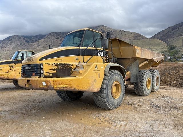 CAT 740 Zglobni damperi