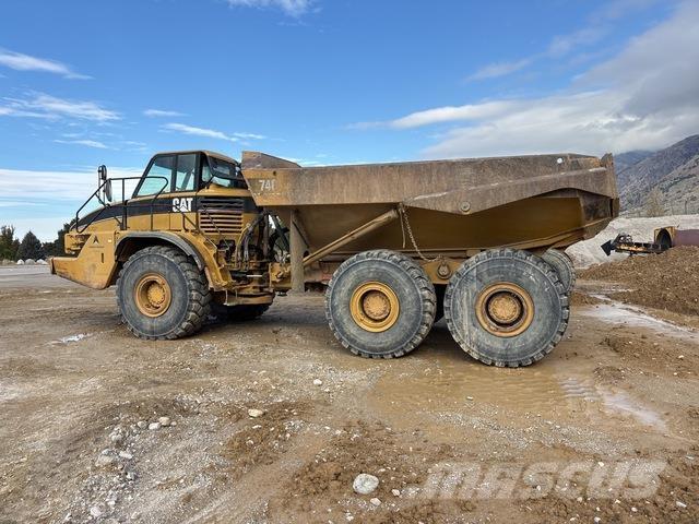 CAT 740 Zglobni damperi